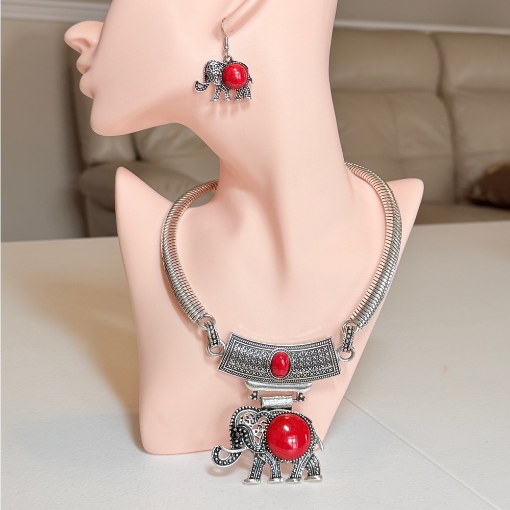 ⚜️ Silver Elephant Pendant Necklace and Earrings Set with Red Stones